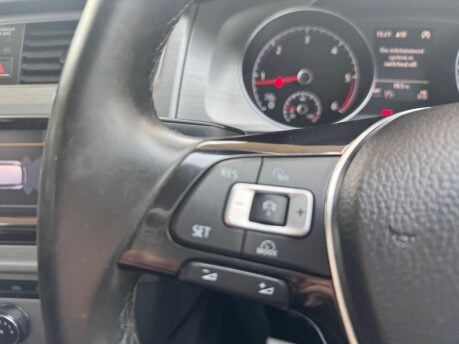 Volkswagen Golf 1.6 TDI BlueMotion Tech SE Euro 5 (s/s) 5dr 21