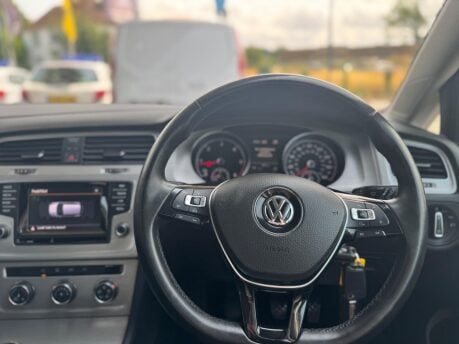 Volkswagen Golf 1.6 TDI BlueMotion Tech SE Euro 5 (s/s) 5dr 23