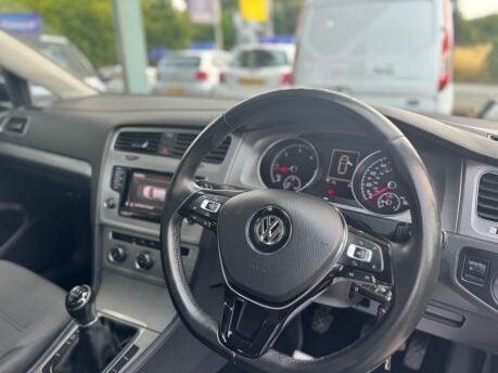 Volkswagen Golf 1.6 TDI BlueMotion Tech SE Euro 5 (s/s) 5dr 28