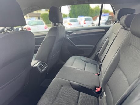 Volkswagen Golf 1.6 TDI BlueMotion Tech SE Euro 5 (s/s) 5dr 30