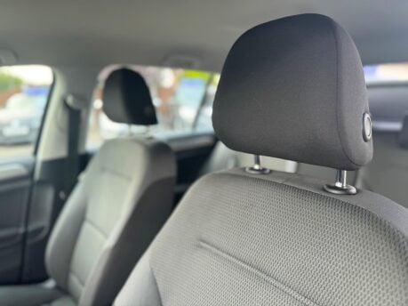 Volkswagen Golf 1.6 TDI BlueMotion Tech SE Euro 5 (s/s) 5dr 31