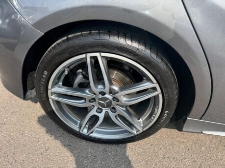 Mercedes-Benz A Class 1.5 A180d AMG Line (Premium) 7G-DCT Euro 6 (s/s) 5dr 17