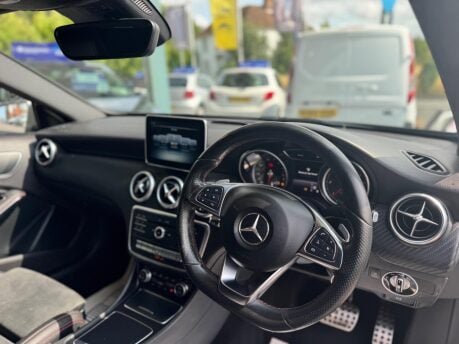 Mercedes-Benz A Class 1.5 A180d AMG Line (Premium) 7G-DCT Euro 6 (s/s) 5dr 29