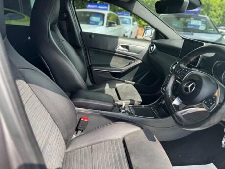 Mercedes-Benz A Class 1.5 A180d AMG Line (Premium) 7G-DCT Euro 6 (s/s) 5dr 28