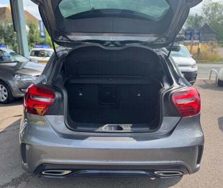 Mercedes-Benz A Class 1.5 A180d AMG Line (Premium) 7G-DCT Euro 6 (s/s) 5dr 35
