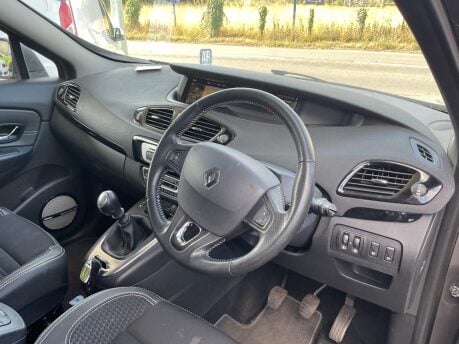 Renault Grand Scenic 1.5 dCi Dynamique Nav Euro 6 (s/s) 5dr 9