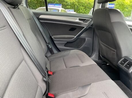 Volkswagen Golf 2.0 TDI BlueMotion Tech Match Euro 5 (s/s) 5dr 23