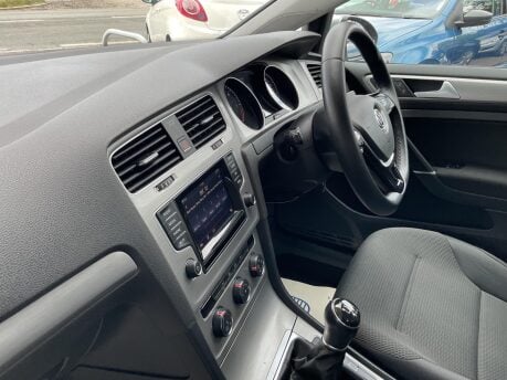 Volkswagen Golf 2.0 TDI BlueMotion Tech Match Euro 5 (s/s) 5dr 16