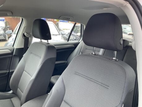 Volkswagen Golf 2.0 TDI BlueMotion Tech Match Euro 5 (s/s) 5dr 31