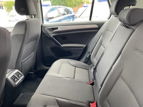 Volkswagen Golf 2.0 TDI BlueMotion Tech Match Euro 5 (s/s) 5dr 21
