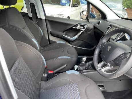 Peugeot 208 1.2 VTi Allure Euro 5 5dr 19