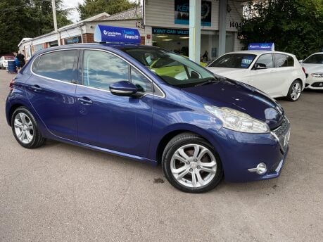 Peugeot 208 1.2 VTi Allure Euro 5 5dr 7