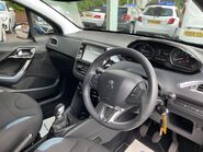 Peugeot 208 1.2 VTi Allure Euro 5 5dr 17