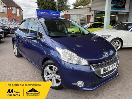 Peugeot 208 1.2 VTi Allure Euro 5 5dr 1