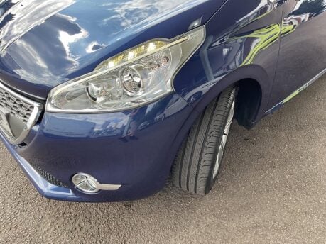 Peugeot 208 1.2 VTi Allure Euro 5 5dr 34