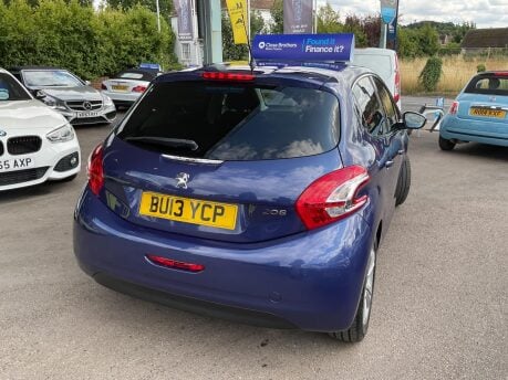 Peugeot 208 1.2 VTi Allure Euro 5 5dr 15