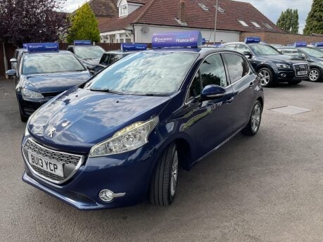 Peugeot 208 1.2 VTi Allure Euro 5 5dr 9