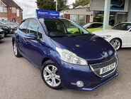 Peugeot 208 1.2 VTi Allure Euro 5 5dr 8