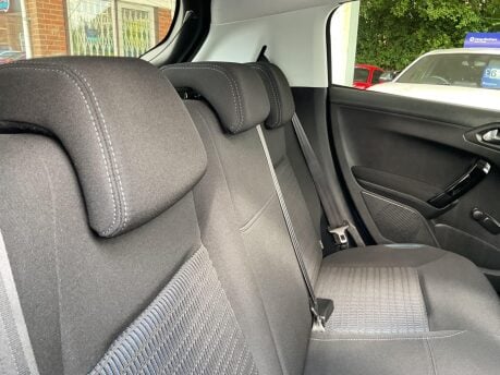 Peugeot 208 1.2 VTi Allure Euro 5 5dr 24