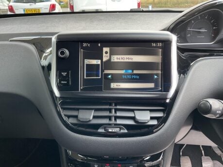 Peugeot 208 1.2 VTi Allure Euro 5 5dr 26