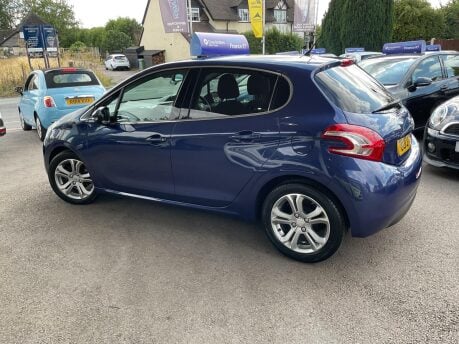 Peugeot 208 1.2 VTi Allure Euro 5 5dr 12