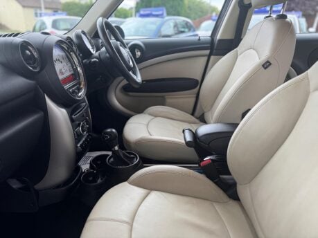 Mini Countryman 2.0 Cooper D Auto Euro 5 5dr 31