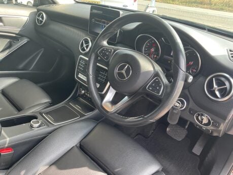 Mercedes-Benz A Class 1.5 A180d Sport (Executive) 7G-DCT Euro 6 (s/s) 5dr 12