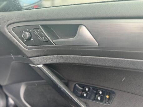 Volkswagen Golf 1.4 TSI BlueMotion Tech SE Nav Euro 6 (s/s) 5dr 19