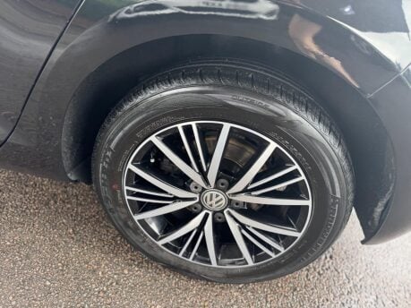 Volkswagen Golf 2.0 TDI BlueMotion Tech SE Nav DSG Euro 6 (s/s) 5dr 16