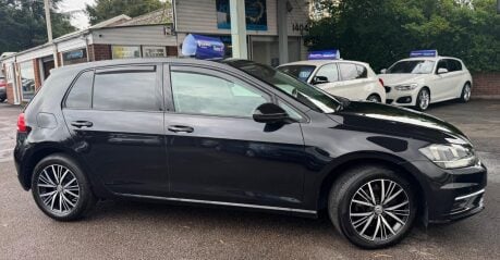 Volkswagen Golf 2.0 TDI BlueMotion Tech SE Nav DSG Euro 6 (s/s) 5dr 8
