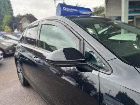 Volkswagen Golf 2.0 TDI BlueMotion Tech SE Nav DSG Euro 6 (s/s) 5dr 13