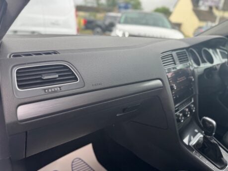Volkswagen Golf 2.0 TDI BlueMotion Tech SE Nav DSG Euro 6 (s/s) 5dr 34