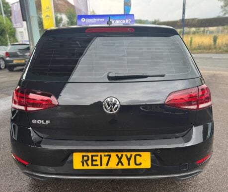 Volkswagen Golf 2.0 TDI BlueMotion Tech SE Nav DSG Euro 6 (s/s) 5dr 6