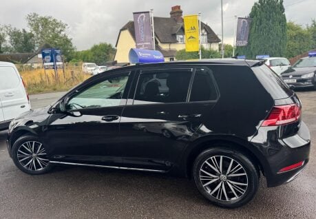 Volkswagen Golf 2.0 TDI BlueMotion Tech SE Nav DSG Euro 6 (s/s) 5dr 4