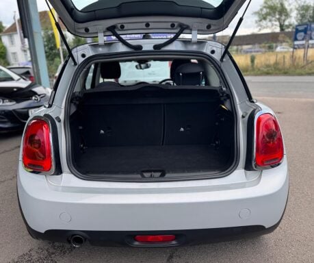 Mini Hatch 1.5 Cooper Euro 6 (s/s) 3dr 33