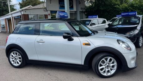 Mini Hatch 1.5 Cooper Euro 6 (s/s) 3dr 8