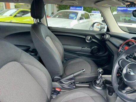 Mini Hatch 1.5 Cooper Euro 6 (s/s) 3dr 26