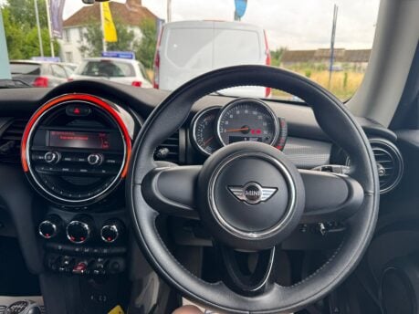 Mini Hatch 1.5 Cooper Euro 6 (s/s) 3dr 22