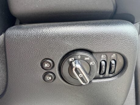 Mini Hatch 1.5 Cooper Euro 6 (s/s) 3dr 20