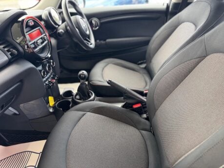 Mini Hatch 1.5 Cooper Euro 6 (s/s) 3dr 31