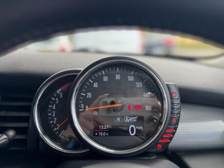 Mini Hatch 1.5 Cooper Euro 6 (s/s) 3dr 21