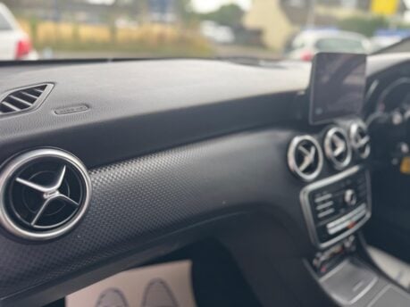 Mercedes-Benz A Class 1.5 A180d Sport (Executive) 7G-DCT Euro 6 (s/s) 5dr 32