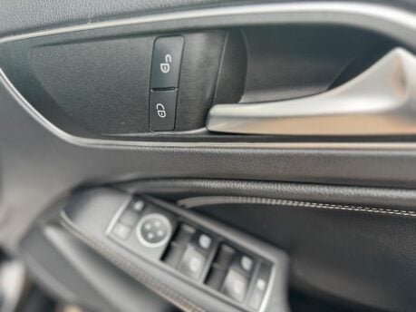 Mercedes-Benz A Class 1.5 A180d Sport (Executive) 7G-DCT Euro 6 (s/s) 5dr 19