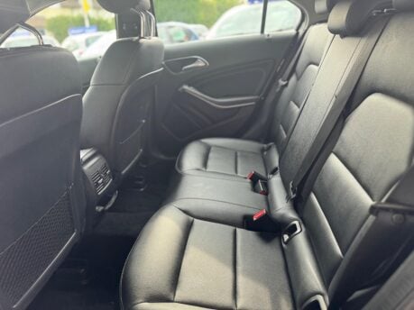 Mercedes-Benz A Class 1.5 A180d Sport (Executive) 7G-DCT Euro 6 (s/s) 5dr 29