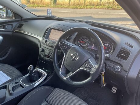 Vauxhall Insignia 2.0 CDTi ecoFLEX SRi Nav Sports Tourer Euro 6 (s/s) 5dr 8