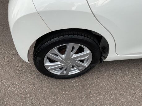 Toyota Aygo 1.0 VVT-i x-pression x-wave Euro 5 5dr Euro 5 22