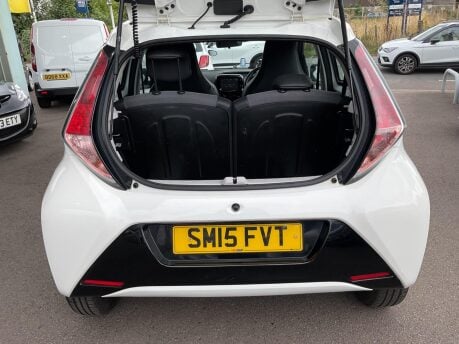 Toyota Aygo 1.0 VVT-i x-pression x-wave Euro 5 5dr Euro 5 29