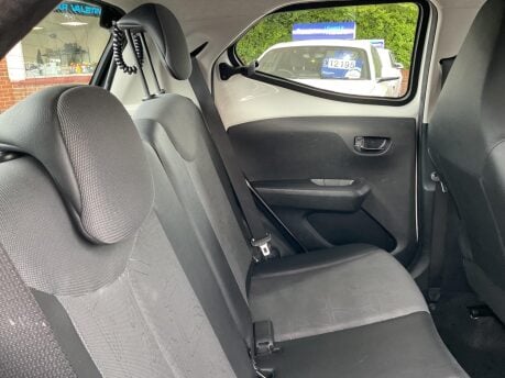 Toyota Aygo 1.0 VVT-i x-pression x-wave Euro 5 5dr Euro 5 21