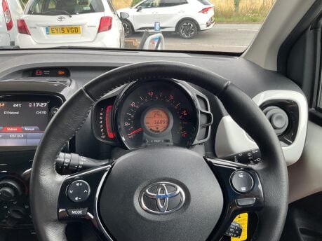 Toyota Aygo 1.0 VVT-i x-pression x-wave Euro 5 5dr Euro 5 30