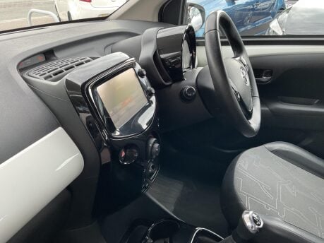 Toyota Aygo 1.0 VVT-i x-pression x-wave Euro 5 5dr Euro 5 14
